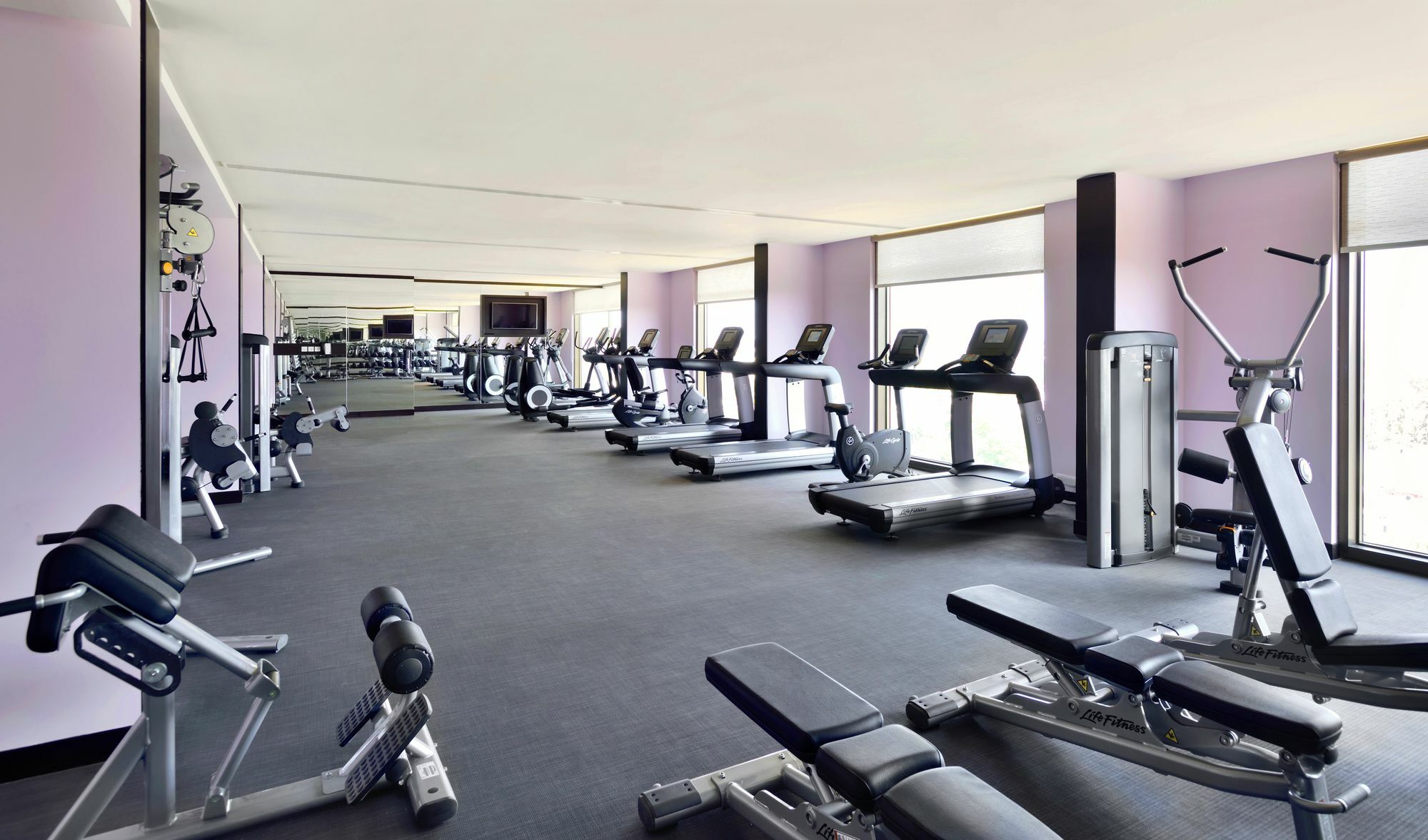 Radisson Blu Coimbatore Exterior foto The gym at the hotel